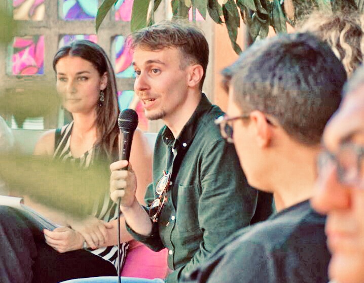 aaebdb77-d535-4f74-80d9-b446e249f443